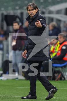 2023-01-14 - Simone Inzaghi Head Coach of FC Internazionale gestures during Serie A 2022/23 football match between FC Internazionale and Hellas Verona FC at Giuseppe Meazza Stadium, Milan, Italy on January 14, 2023 - INTER - FC INTERNAZIONALE VS HELLAS VERONA - ITALIAN SERIE A - SOCCER