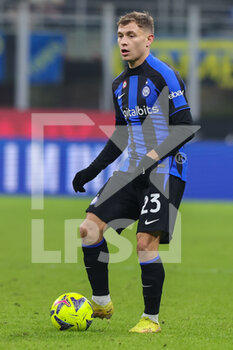 2023-01-14 - Nicolo Barella of FC Internazionale in action during Serie A 2022/23 football match between FC Internazionale and Hellas Verona FC at Giuseppe Meazza Stadium, Milan, Italy on January 14, 2023 - INTER - FC INTERNAZIONALE VS HELLAS VERONA - ITALIAN SERIE A - SOCCER