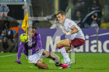 2023-01-21 - Fiorentina's Christian Kouame is fouled by Torino's Alessandro Buongiorno - ACF FIORENTINA VS TORINO FC - ITALIAN SERIE A - SOCCER