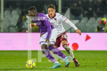 2023-01-21 - Fiorentina's Alfred Duncan hampered by Torino's Samuele Ricci - ACF FIORENTINA VS TORINO FC - ITALIAN SERIE A - SOCCER