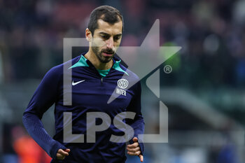 23/01/2023 - Henrikh Mkhitaryan of FC Internazionale warms up during Serie A 2022/23 football match between FC Internazionale and Empoli FC at Giuseppe Meazza Stadium, Milan, Italy on January 23, 2023 - INTER - FC INTERNAZIONALE VS EMPOLI FC - SERIE A - CALCIO