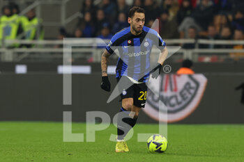 23/01/2023 - Hakan Calhanoglu of FC Internazionale in action during Serie A 2022/23 football match between FC Internazionale and Empoli FC at Giuseppe Meazza Stadium, Milan, Italy on January 23, 2023 - INTER - FC INTERNAZIONALE VS EMPOLI FC - SERIE A - CALCIO