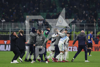 23/01/2023 - Empoli FC players celebrate the victory at the end of the match during Serie A 2022/23 football match between FC Internazionale and Empoli FC at Giuseppe Meazza Stadium, Milan, Italy on January 23, 2023 - INTER - FC INTERNAZIONALE VS EMPOLI FC - SERIE A - CALCIO