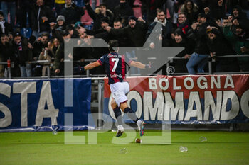 2023-01-27 - Riccardo Orsolini (Bologna) celebrate his goal under Bologna supporters - BOLOGNA FC VS SPEZIA CALCIO - ITALIAN SERIE A - SOCCER