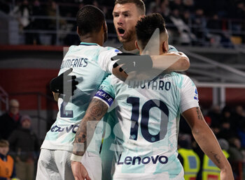 2023-01-28 - Inter Lautaro Martinez, Denzel Dumfries and Edin Dzeko Celebrating the second goal - US CREMONESE VS INTER - FC INTERNAZIONALE - ITALIAN SERIE A - SOCCER