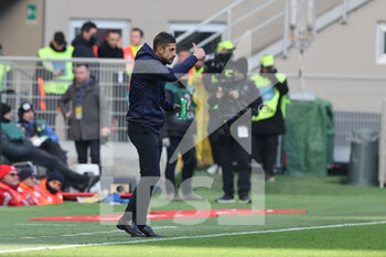 2023-01-29 - Alessio Dionisi Head Coach of US Sassuolo reacts during Serie A 2022/23 football match between AC Milan and US Sassuolo at San Siro Stadium, Milan, Italy on January 29, 2023 - AC MILAN VS US SASSUOLO - ITALIAN SERIE A - SOCCER