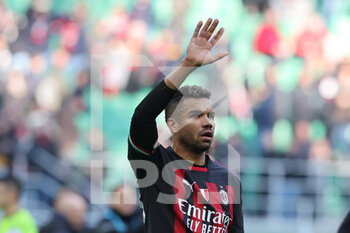 2023-01-29 - Junior Messias of AC Milan greets the fans during Serie A 2022/23 football match between AC Milan and US Sassuolo at San Siro Stadium, Milan, Italy on January 29, 2023 - AC MILAN VS US SASSUOLO - ITALIAN SERIE A - SOCCER