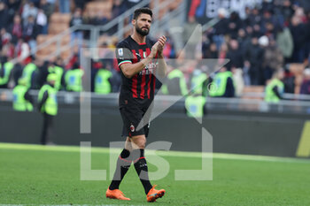 2023-01-29 - Olivier Giroud of AC Milan greets the fans during Serie A 2022/23 football match between AC Milan and US Sassuolo at San Siro Stadium, Milan, Italy on January 29, 2023 - AC MILAN VS US SASSUOLO - ITALIAN SERIE A - SOCCER