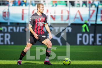 2023-01-29 - Tommaso Pobega of AC Milan in action during Serie A 2022/23 football match between AC Milan and US Sassuolo at San Siro Stadium, Milan, Italy on January 29, 2023 - AC MILAN VS US SASSUOLO - ITALIAN SERIE A - SOCCER