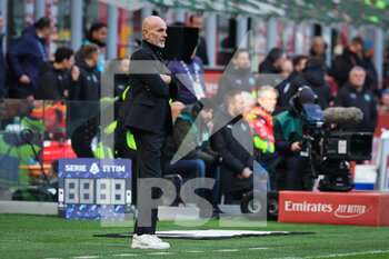 2023-01-29 - Stefano Pioli Head Coach of AC Milan looks on during Serie A 2022/23 football match between AC Milan and US Sassuolo at San Siro Stadium, Milan, Italy on January 29, 2023 - AC MILAN VS US SASSUOLO - ITALIAN SERIE A - SOCCER