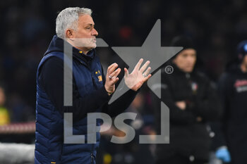 2023-01-29 - Jose Mourinho Coach of AS Roma  gesticulates during the Serie A  match between SSC Napoli v AS Roma  at Stadio Diego Armando Maradona - SSC NAPOLI VS AS ROMA - ITALIAN SERIE A - SOCCER