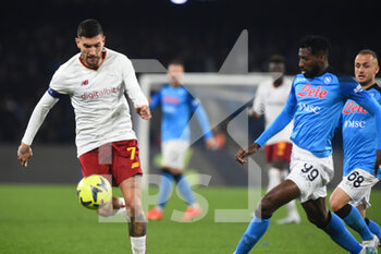 2023-01-29 - Lorenzo Pellegrini of AS Roma  competes for the ball with Andre’ Anguissa of SSC Napoli  during the Serie A  match between SSC Napoli v AS Roma  at Stadio Diego Armando Maradona - SSC NAPOLI VS AS ROMA - ITALIAN SERIE A - SOCCER