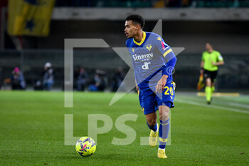 2023-02-06 - Verona's Cyril Ngonge portrait in action - HELLAS VERONA FC VS SS LAZIO - ITALIAN SERIE A - SOCCER