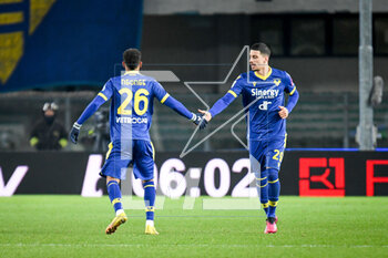 2023-02-06 - Verona's Cyril Ngonge celebrates after scoring a goal with Verona's Fabio Depaoli - HELLAS VERONA FC VS SS LAZIO - ITALIAN SERIE A - SOCCER