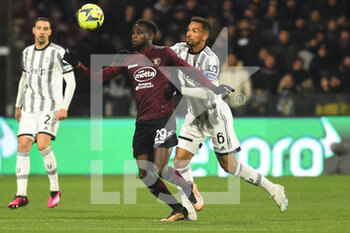 2023-02-07 - Boulaye Dia of US Salernitana  competes for the ball with Danilo of Juventus FC  during the Serie A match between US Salernitana 1919 v Juventus FC  at Arechi  Stadium  - US SALERNITANA VS JUVENTUS FC - ITALIAN SERIE A - SOCCER