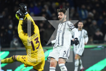 2023-02-07 - Guillermo Ochoa of US Salernitana parry up Manuel Locatelli of Juventus FC during the Serie A match between US Salernitana 1919 v Juventus FC  at Arechi  Stadium  - US SALERNITANA VS JUVENTUS FC - ITALIAN SERIE A - SOCCER