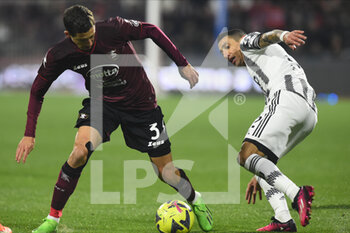 2023-02-07 - Domagoj Bradaric of US Salernitana  competes for the ball with Angel Di Maria of Juventus FC  during the Serie A match between US Salernitana 1919 v Juventus FC  at Arechi  Stadium  - US SALERNITANA VS JUVENTUS FC - ITALIAN SERIE A - SOCCER