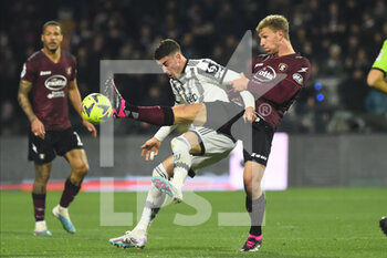 2023-02-07 - Matteo Lovato of US Salernitana  competes for the ball with Dusan Vlahovic of Juventus FC  during the Serie A match between US Salernitana 1919 v Juventus FC  at Arechi  Stadium  - US SALERNITANA VS JUVENTUS FC - ITALIAN SERIE A - SOCCER