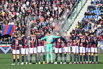 2023-02-12 - Boloigna FC team during minute of silence - BOLOGNA FC VS AC MONZA - ITALIAN SERIE A - SOCCER