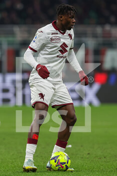 2023-02-10 - Wilfried Singo of Torino FC in action during Serie A 2022/23 football match between AC Milan and Torino FC at San Siro Stadium, Milan, Italy on February 10, 2023 - AC MILAN VS TORINO FC - ITALIAN SERIE A - SOCCER