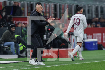 2023-02-10 - Stefano Pioli Head Coach of AC Milan shouts to his players during Serie A 2022/23 football match between AC Milan and Torino FC at San Siro Stadium, Milan, Italy on February 10, 2023 - AC MILAN VS TORINO FC - ITALIAN SERIE A - SOCCER
