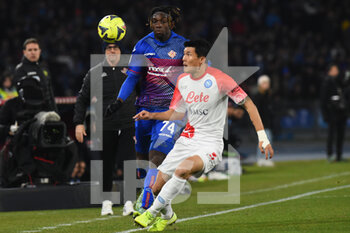 2023-02-12 - Min-Jae Kim of SSC Napoli  competes for the ball with Frank Tsadjout of US Cremonese  during the Serie A match between SSC Napoli v Cremonese SC at Diego Armando Maradona  Stadium  - SSC NAPOLI VS US CREMONESE - ITALIAN SERIE A - SOCCER