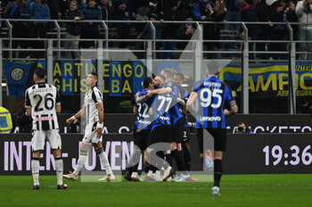 2023-02-18 - team Inter Fc celebrating after a goal during the Italian Serie A football match between Inter FC Internazionale Udinese Calcio on 18 of February 2023 at Giuseppe Meazza San Siro Siro stadium in Milan, Italy. Photo Tiziano Ballabio - INTER - FC INTERNAZIONALE VS UDINESE CALCIO - ITALIAN SERIE A - SOCCER