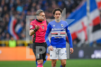 2023-02-18 - The Referee of the match Massimiliano Irrati to Pistoia and Tommaso Augello (Sampdoria) - UC SAMPDORIA VS BOLOGNA FC - ITALIAN SERIE A - SOCCER
