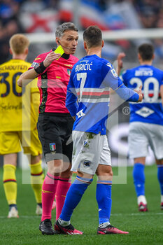 2023-02-18 - The Referee of the match Massimiliano Irrati to Pistoia Yellow card for Filip Djuricic (Sampdoria) - UC SAMPDORIA VS BOLOGNA FC - ITALIAN SERIE A - SOCCER