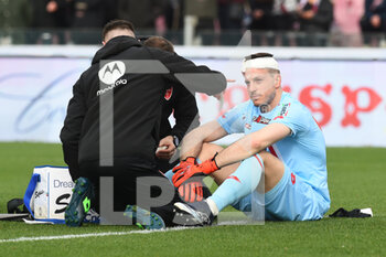 2023-02-26 - the injury Alessio Cragno of US Monza  during the Serie A match between US Salernitana 1919 v AC Monza  at Stadio Arechi   - US SALERNITANA VS AC MONZA - ITALIAN SERIE A - SOCCER