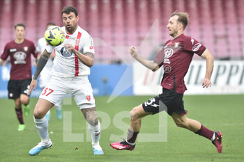 2023-02-26 - Andrea Petagna of US Monza competes for the ball with Norbert Gyomber of US Salernitana b during the Serie A match between US Salernitana 1919 v AC Monza  at Stadio Arechi   - US SALERNITANA VS AC MONZA - ITALIAN SERIE A - SOCCER