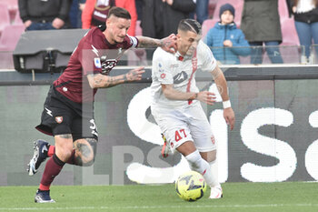 2023-02-26 - Dany Mota of US Monza competes for the ball with Pasquale Mazzocchi of US Salernitana   during the Serie A match between US Salernitana 1919 v AC Monza  at Stadio Arechi   - US SALERNITANA VS AC MONZA - ITALIAN SERIE A - SOCCER