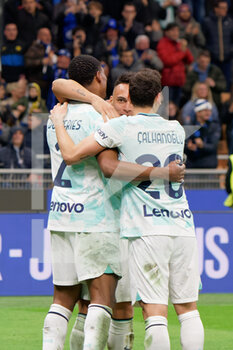 2023-03-05 - Lautaro Marinez (FC Inter) celebrates after scoring a goal with teammates - INTER - FC INTERNAZIONALE VS US LECCE - ITALIAN SERIE A - SOCCER