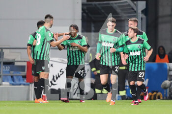 2023-03-06 - Armand Laurienté of U.S. Sassuolo Calcio celebrates after scoring a goal with his team mates during the Serie A match between U.S. Sassuolo Calcio and US Cremonese at Mapei Stadium-Città del Tricolore on March 6, 2023 in Reggio Emilia, Italy. - US SASSUOLO VS US CREMONESE - ITALIAN SERIE A - SOCCER