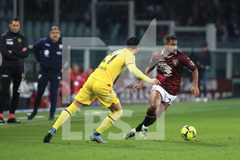 2023-03-06 - Roberto Soriano (Bolgona FC) in action against Koffi Djidji (Torino FC) - TORINO FC VS BOLOGNA FC - ITALIAN SERIE A - SOCCER