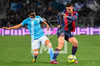2023-03-11 - foul of Bologna's Nikola Moro by Lazio’s Denis Elizer Pedro - BOLOGNA FC VS SS LAZIO - ITALIAN SERIE A - SOCCER