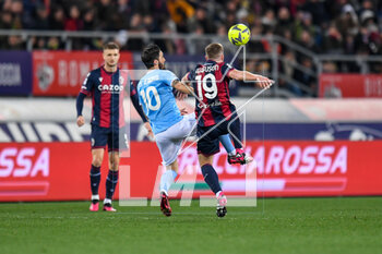 2023-03-11 - Lazio’s Luis Alberto and Bologna's Lewis Ferguson in action - BOLOGNA FC VS SS LAZIO - ITALIAN SERIE A - SOCCER