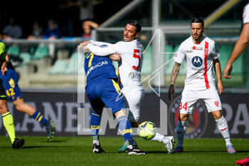 2023-03-12 - Monza's Armando Izzo in action against Verona's Simone Verdi - HELLAS VERONA FC VS AC MONZA - ITALIAN SERIE A - SOCCER