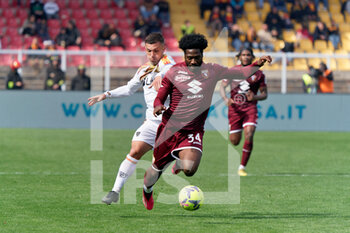2023-03-12 - Ola Aina (Torino FC) and Gabriel Strefezza (US Lecce) - US LECCE VS TORINO FC - ITALIAN SERIE A - SOCCER