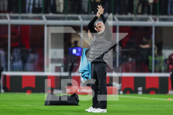 2023-03-13 - Stefano Pioli Head Coach of AC Milan greets the fans during Serie A 2022/23 football match between AC Milan and US Salernitana 1919 at San Siro Stadium, Milan, Italy on March 13, 2023 - AC MILAN VS US SALERNITANA - ITALIAN SERIE A - SOCCER
