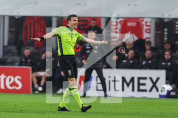 2023-03-13 - Referee Federico La Penna gestures during Serie A 2022/23 football match between AC Milan and US Salernitana 1919 at San Siro Stadium, Milan, Italy on March 13, 2023 - AC MILAN VS US SALERNITANA - ITALIAN SERIE A - SOCCER