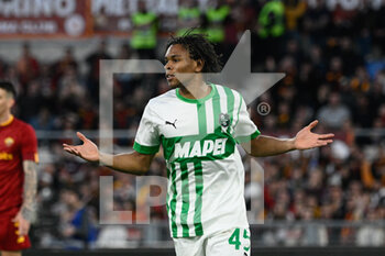 2023-03-12 - Armand Lauriente' (US Sassuolo) celebrates after scoring the goal 0-1 during the Italian Football Championship League A 2022/2023 match between AS Roma vs US Sassuolo at the Olimpic Stadium in Rome  on 12 March 2023. - AS ROMA VS US SASSUOLO - ITALIAN SERIE A - SOCCER