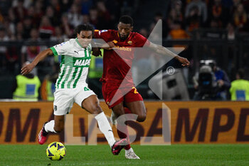 2023-03-12 - Armand Lauriente' (US Sassuolo) Georginio Wijnaldum (AS Roma) during the Italian Football Championship League A 2022/2023 match between AS Roma vs US Sassuolo at the Olimpic Stadium in Rome  on 12 March 2023. - AS ROMA VS US SASSUOLO - ITALIAN SERIE A - SOCCER