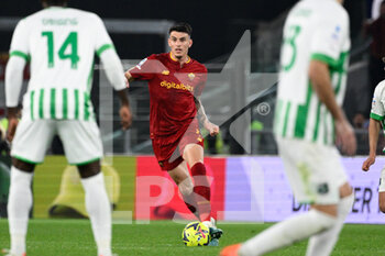 2023-03-12 - Roger Ibanez (AS Roma) during the Italian Football Championship League A 2022/2023 match between AS Roma vs US Sassuolo at the Olimpic Stadium in Rome  on 12 March 2023. - AS ROMA VS US SASSUOLO - ITALIAN SERIE A - SOCCER