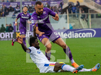 19/03/2023 - Cabral Arthur Fiorentina hindered by Umtiti Samuel Lecce - ACF FIORENTINA VS US LECCE - SERIE A - CALCIO