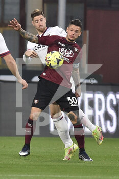 18/03/2023 - Pasquale Mazzocchi of US Salernitana  competes for the ball with Stefan Posch of Bologna FC   during the Serie A match between US Salernitana 1919 v  Bologna FC  at Arechi  Stadium  - US SALERNITANA VS BOLOGNA FC - SERIE A - CALCIO