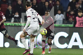 18/03/2023 - Lassana Coulibaly of US Salernitana  competes for the ball with Andrea Cambiaso of Bologna FC   during the Serie A match between US Salernitana 1919 v  Bologna FC  at Arechi  Stadium  - US SALERNITANA VS BOLOGNA FC - SERIE A - CALCIO