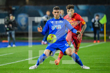 2023-04-03 - Empoli's Roberto Piccoli hampered by Lecce's Valentin Gendrey - EMPOLI FC VS US LECCE - ITALIAN SERIE A - SOCCER
