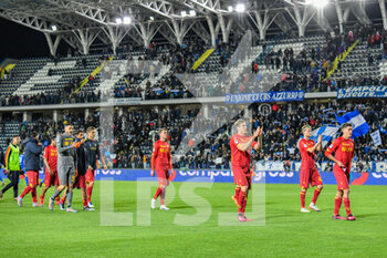 2023-04-03 - Lecce team under supporters - EMPOLI FC VS US LECCE - ITALIAN SERIE A - SOCCER