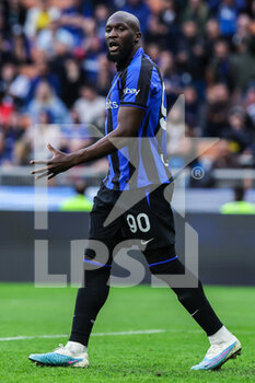 2023-04-01 - Romelu Lukaku of FC Internazionale reacts during Serie A 2022/23 football match between FC Internazionale and ACF Fiorentina at Giuseppe Meazza Stadium, Milan, Italy on April 01, 2023 - INTER - FC INTERNAZIONALE VS ACF FIORENTINA - ITALIAN SERIE A - SOCCER